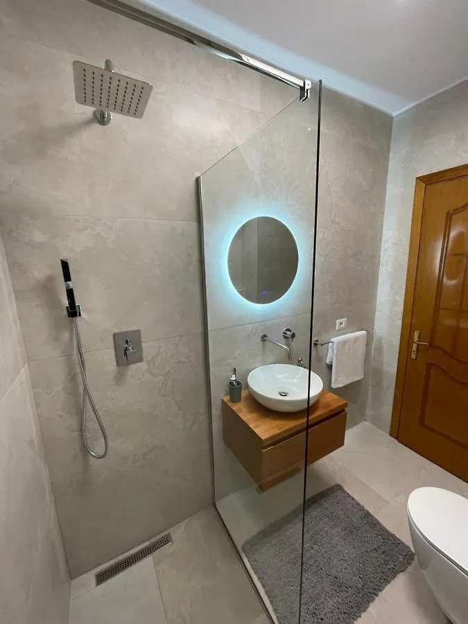 Proper Apartment 1 Tiran