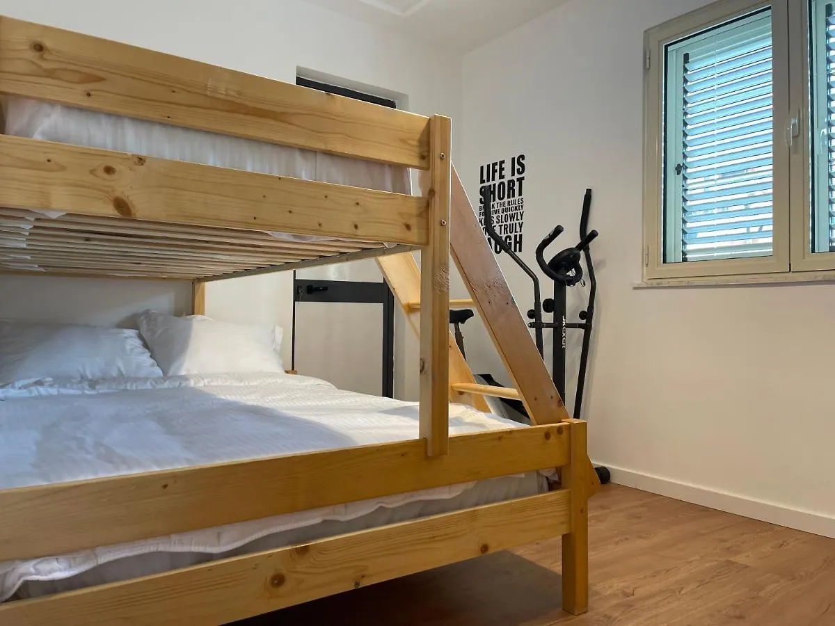 Proper Apartment 1 Tiran